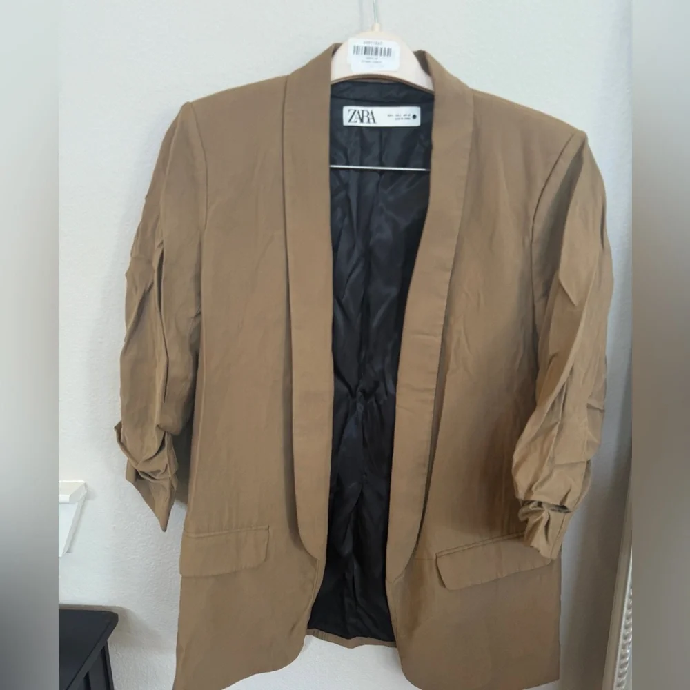 Zara Classic Tan Jacket - Picture 2 of 9